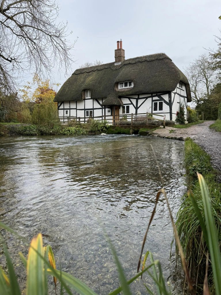 Alresford thatched cottage