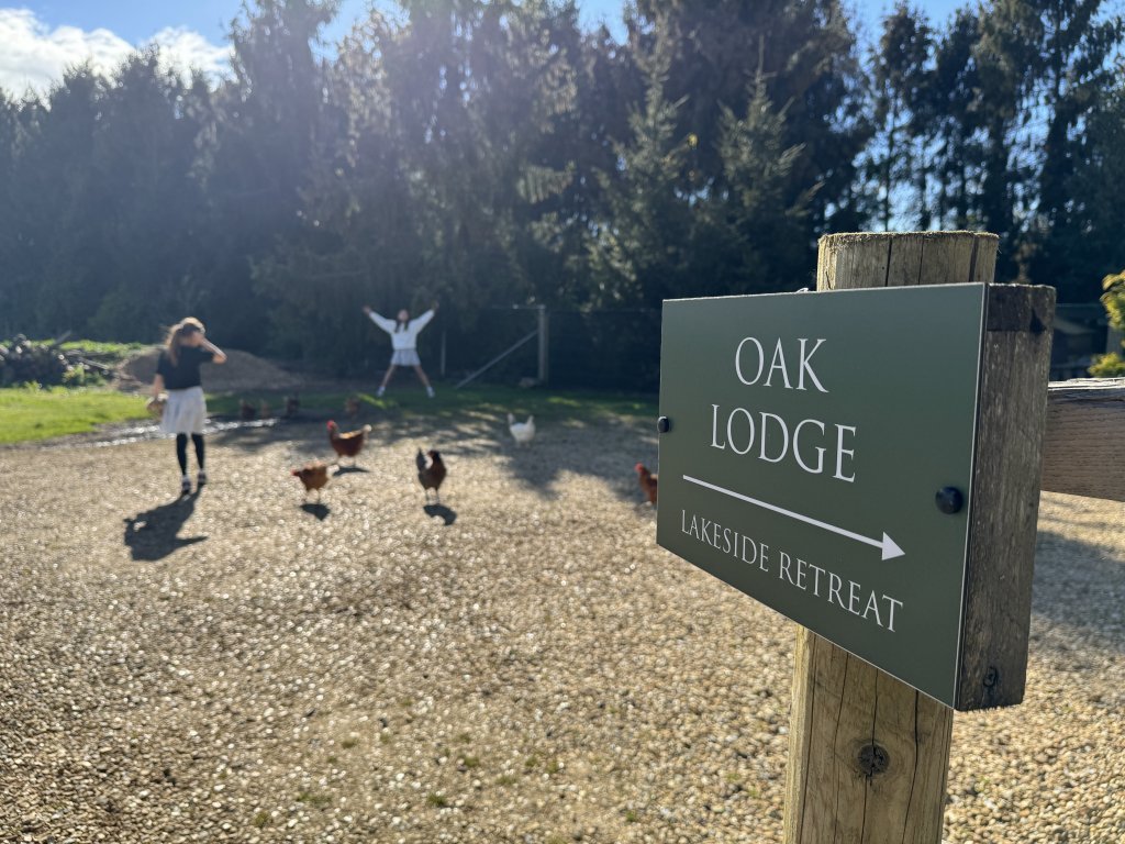 Headlands Lodge sign for Oak Lodge