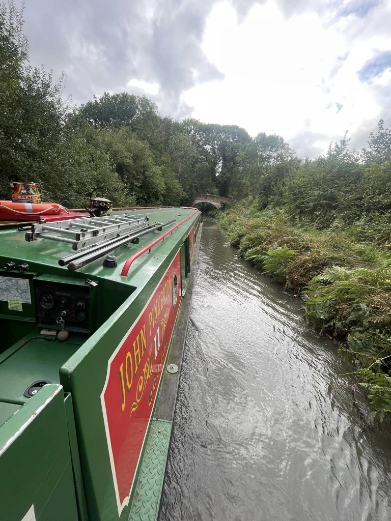A gentle narrowboat cruise on the Basingstoke Canal